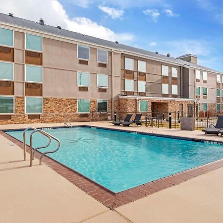 Best Western Plus Riata Brownwood Bagian luar foto