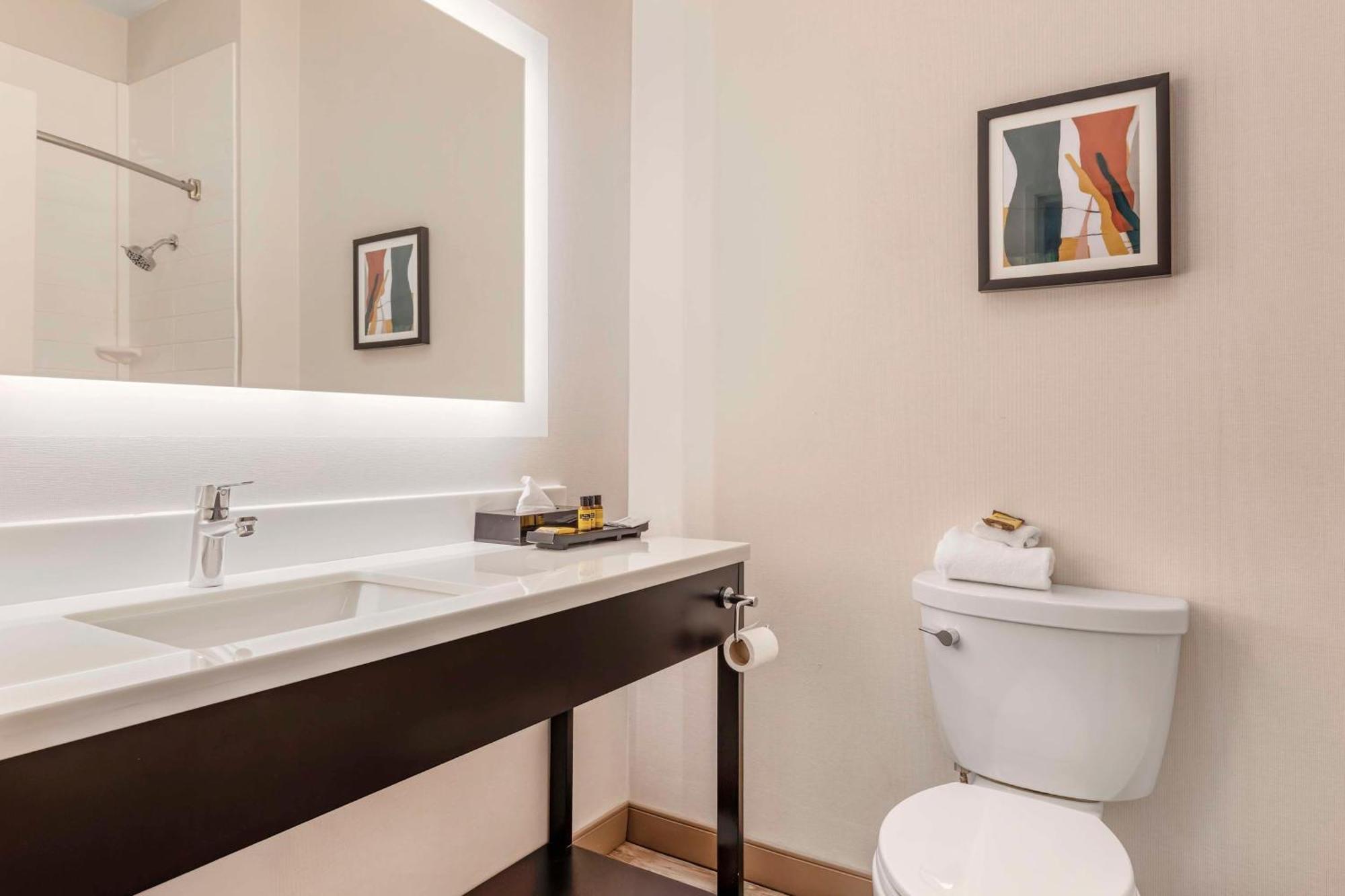 Best Western Plus Riata Brownwood Bagian luar foto