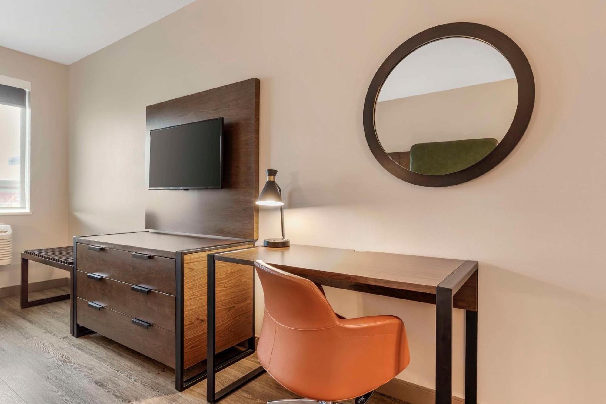 Best Western Plus Riata Brownwood Bagian luar foto