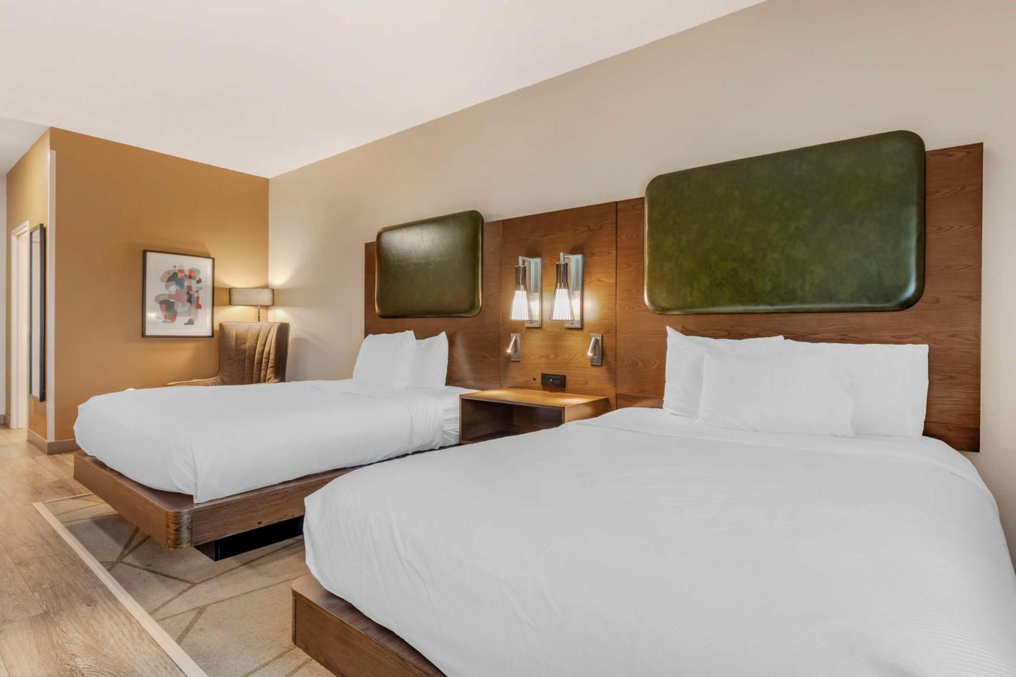 Best Western Plus Riata Brownwood Bagian luar foto