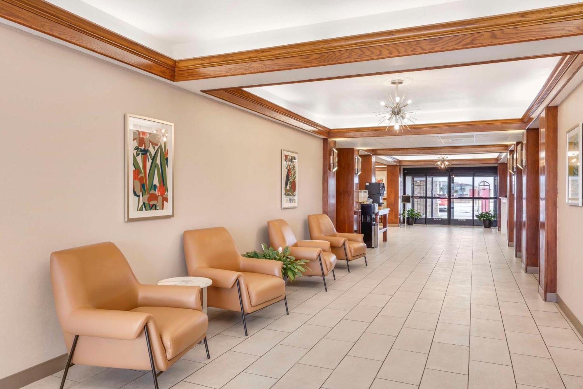 Best Western Plus Riata Brownwood Bagian luar foto