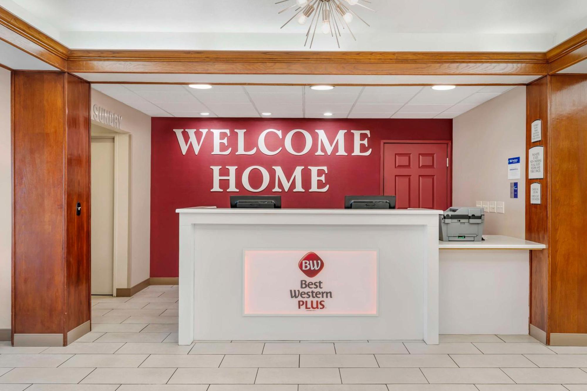 Best Western Plus Riata Brownwood Bagian luar foto