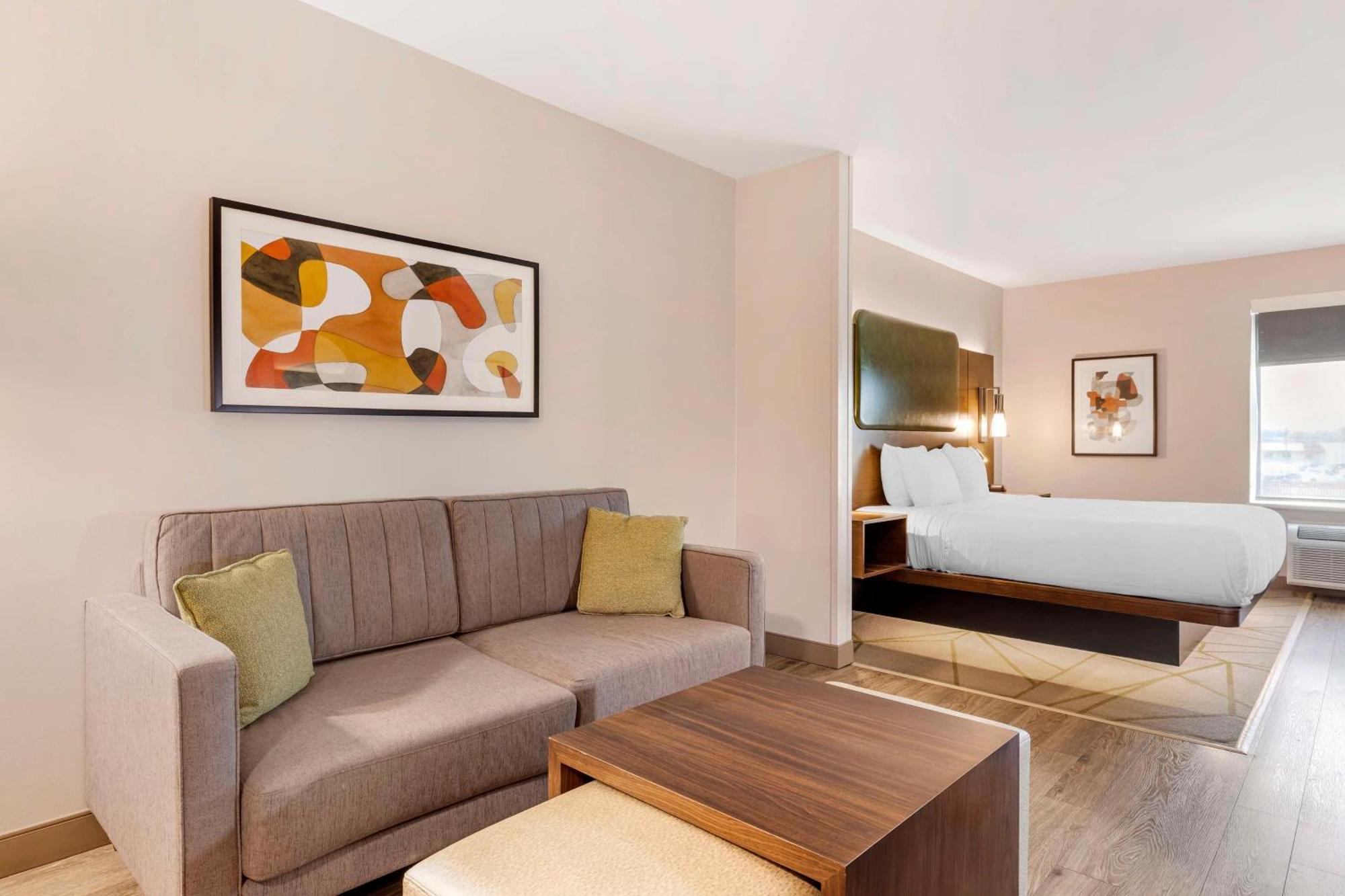 Best Western Plus Riata Brownwood Bagian luar foto